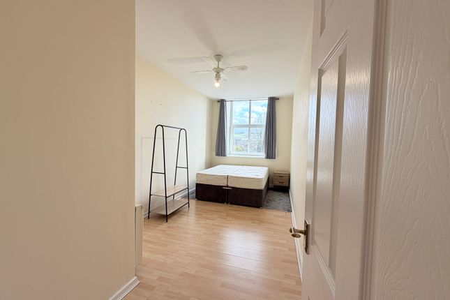 40, Victoria Apartments, Padiham photo 5