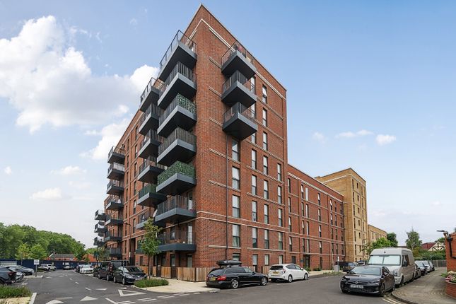 1-bed flat on Flat Twenty Six, Minnow Apartments, London, £440,000