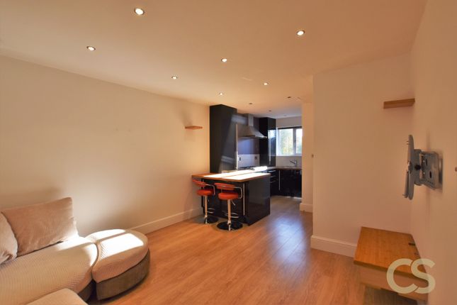 7, Willowdene Mill Lane, Hertford photo 4