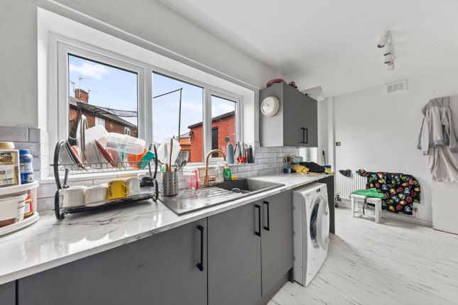 2 Kendal Avenue, Warrington photo 4