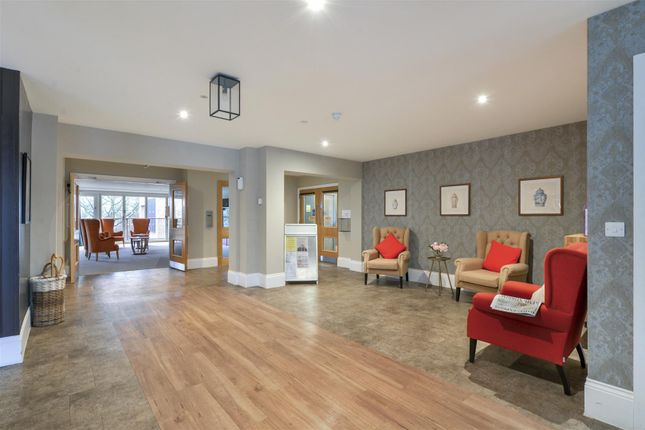 Flat for sale in Meadow View Court, The Orpines, Wateringbury