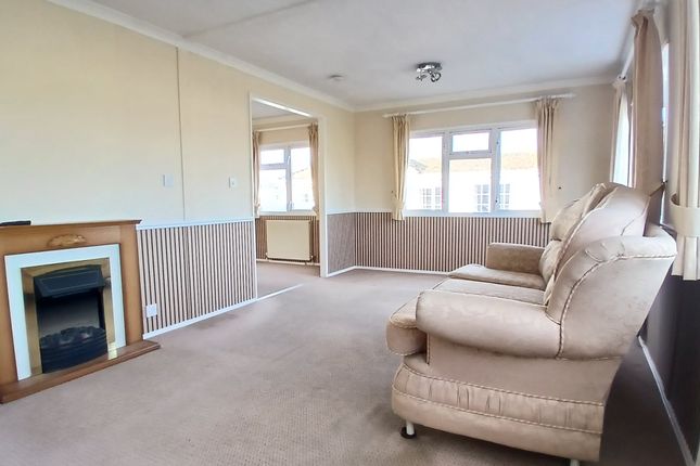 2a, Centre Drive, Banwell, North Somerset photo 3