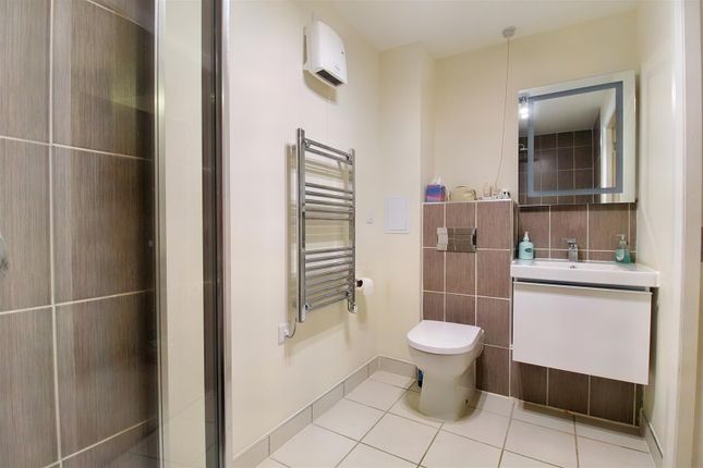 Flat for sale in Victoria Road, Paisley, Renfrewshire