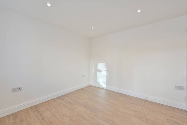 Terraced house for sale in Kew Gardens, Kew, Richmond