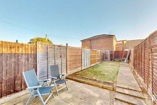7 Fredora Avenue, Hayes photo 4