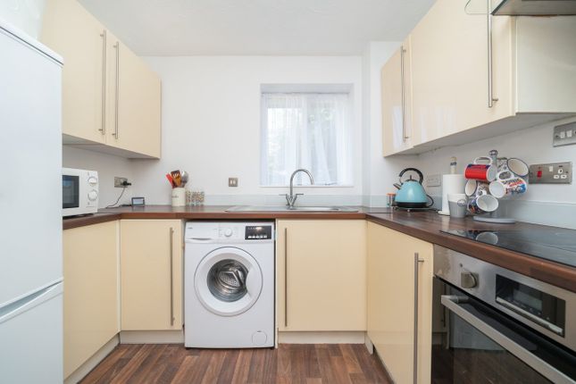 220, Walpole Road, Slough photo 4