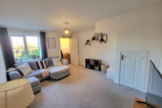 115, Stowmarket Road, Great Blakenham, Ipswich, Suffolk, IP6 photo 2