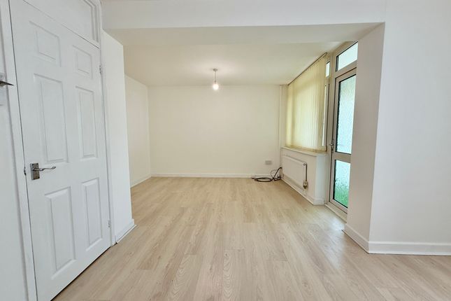3, Morlais Court, Caedraw, Merthyr Tydfil photo 4