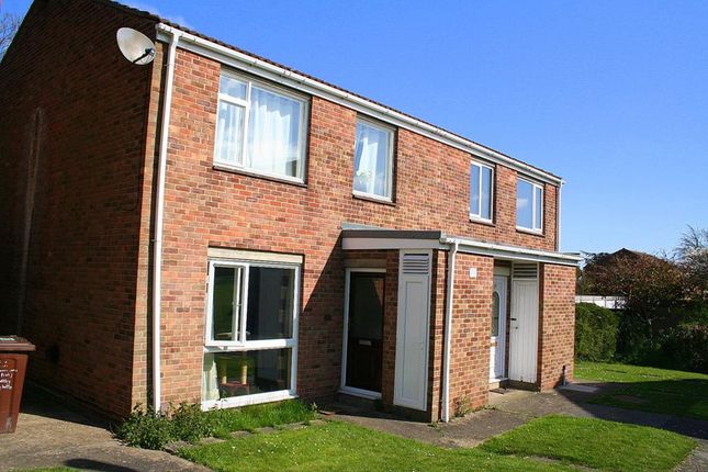 Thumbnail Flat for sale in Hawthorn Chase, Lincoln