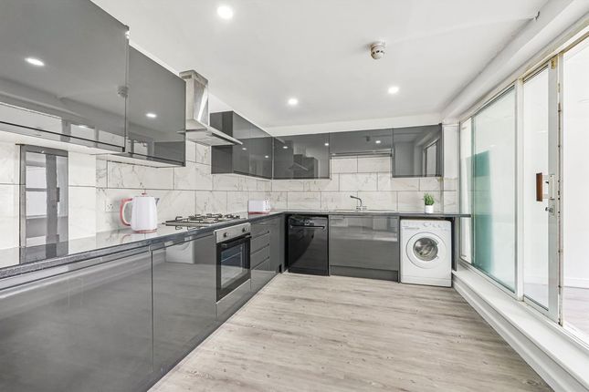 58, Ravensbourne Park Crescent, London photo 4