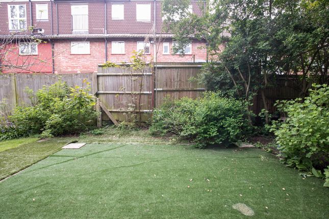 Flat 37, Manor Court, Twickenham photo 3