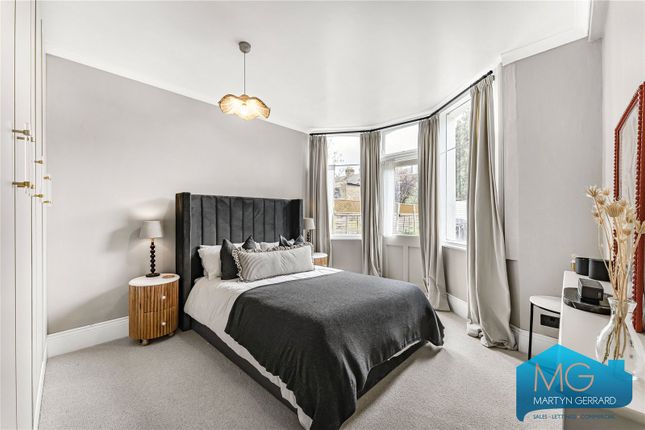 Flat for sale in Hampden Road, London