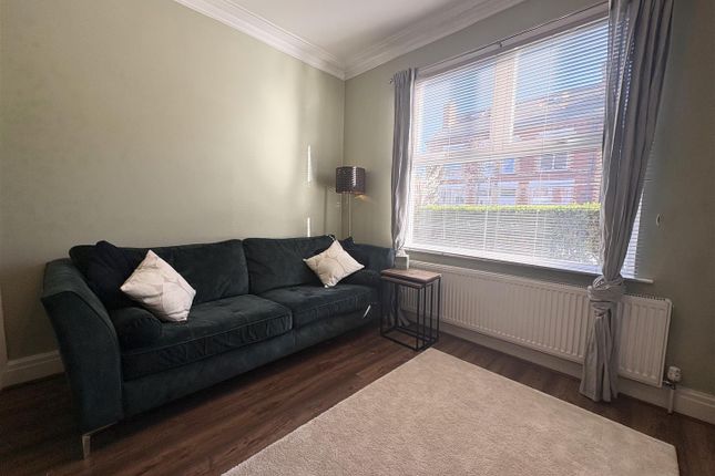 4, Vicarage Road, Stockport photo 3