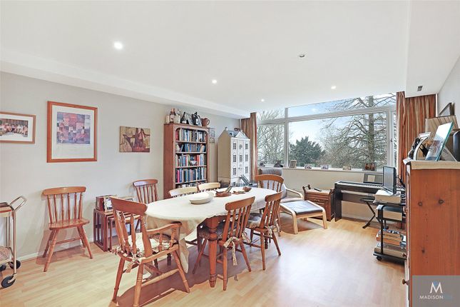 Flat for sale in The Bowls, Chigwell, Essex