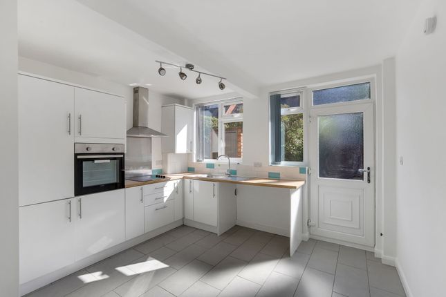 77 Woolmer Road, Nottingham photo 4