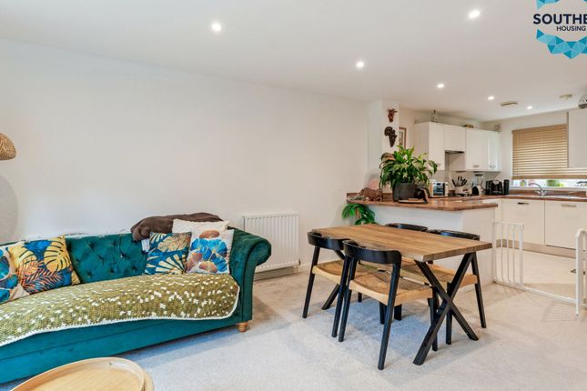 16 Farrier Lane, Cranleigh photo 4
