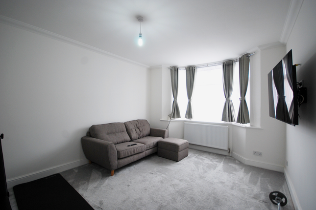 79 East Lane, Wembley photo 3