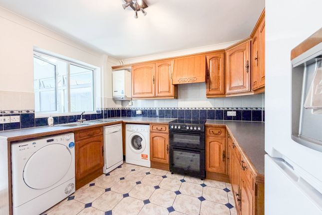 49, Tickner Close, Southampton photo 4