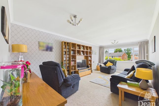 122, Lakeside Avenue, Lydney photo 3
