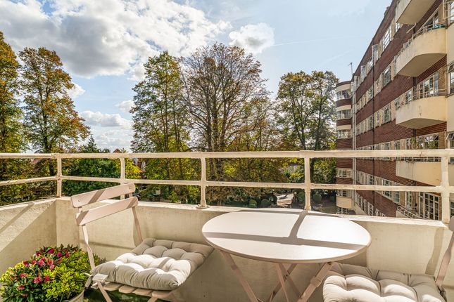 Flat 19 Third Floor, Northwood Hall Hornsey Lane, London photo 2