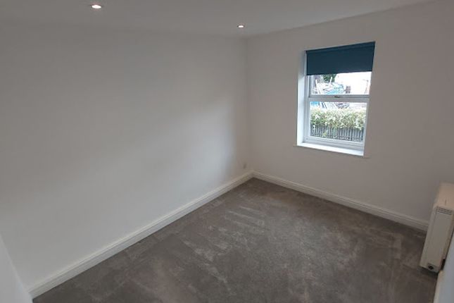 Apartment 31, canal bank, Montonmill Gardens, Manchester photo 5