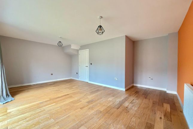 Redwing Avenue, Chorlton photo 3