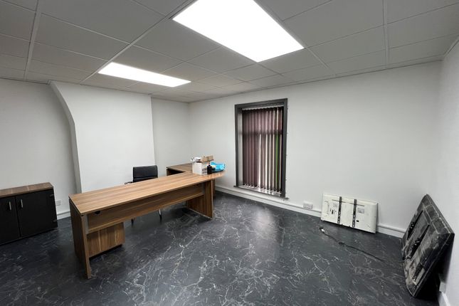 First Floor Flat, 97a, Johnston Street, Blackburn photo 2