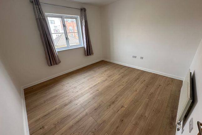 7, West cotton close, Northampton photo 2