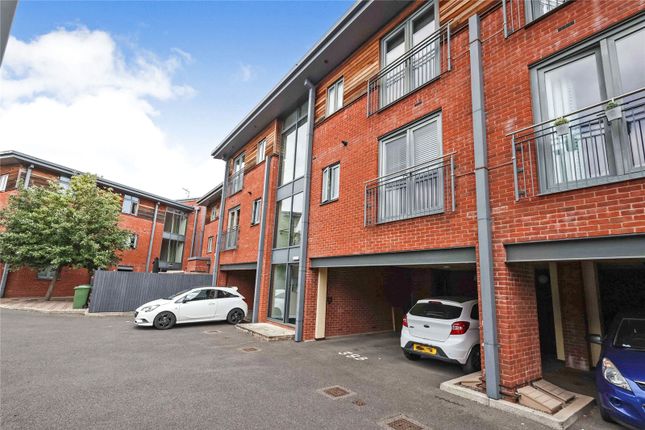 Flat for sale in Crossley Road, Worcester, Worcestershire