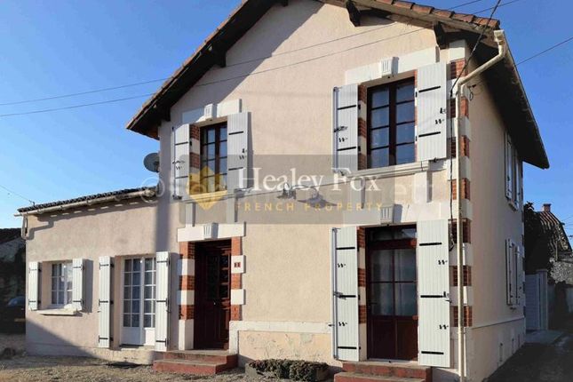 Property for sale in Aulnay, Poitou-Charentes, 17470, France