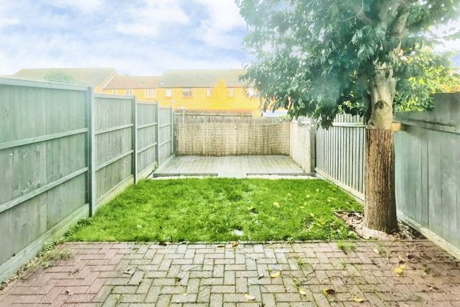 21, Leabrook Close, Bury St. Edmunds photo 2