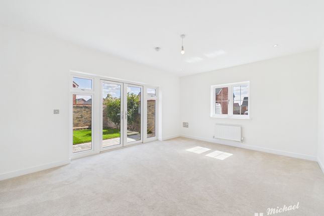2 Baldwin Lane, Leighton Buzzard photo 2