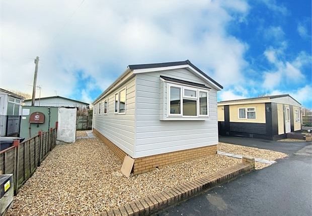 Mobile/park home for sale in Paddock Park, New Bristol Road, Worle, Weston Super Mare.