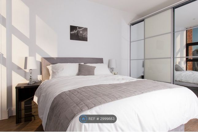 Flat, Wardour Place Nixey Close, Slough photo 4