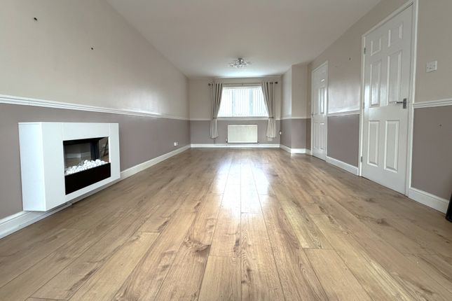 87 Station Road, Corton, Lowestoft photo 5