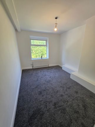 523, Rooley Lane , Bradford photo 4
