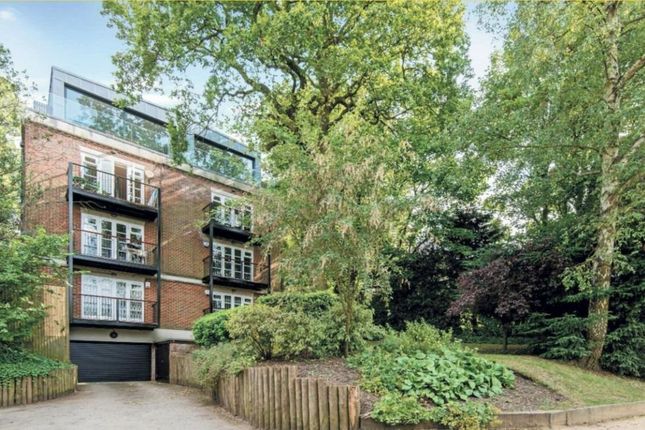 Thumbnail Flat to rent in Cholmeley Park, London