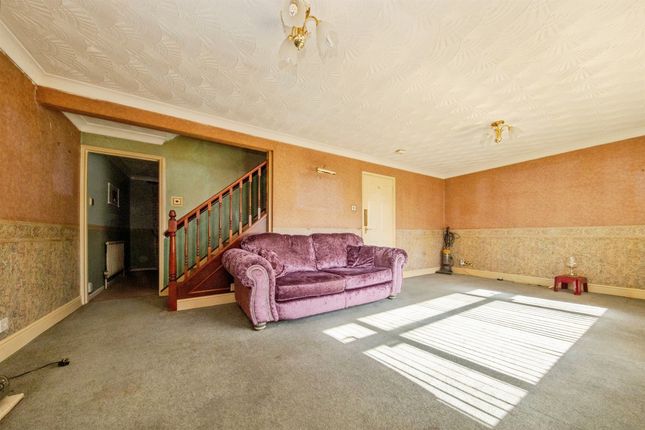 104, Sandringham Close, Ipswich photo 4
