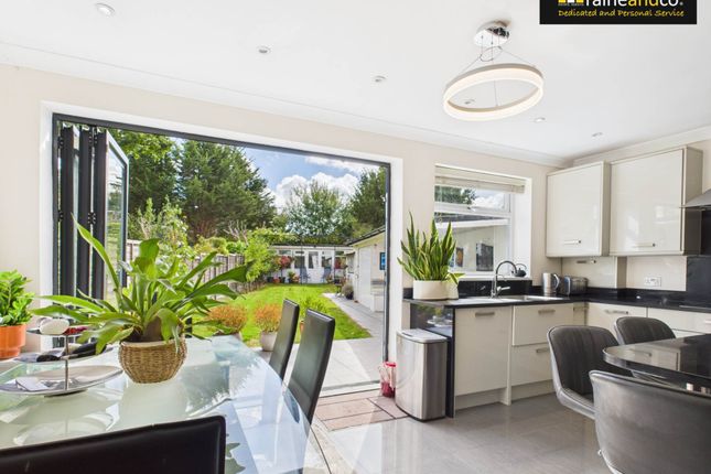 97, Dugdale Hill Lane, Potters Bar photo 4
