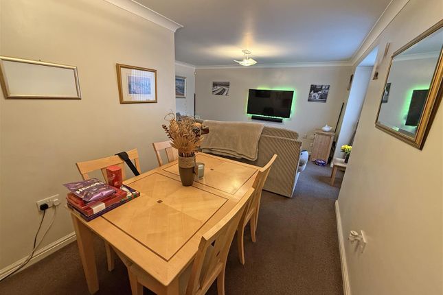 7, Dockwray Close, North Shields photo 3