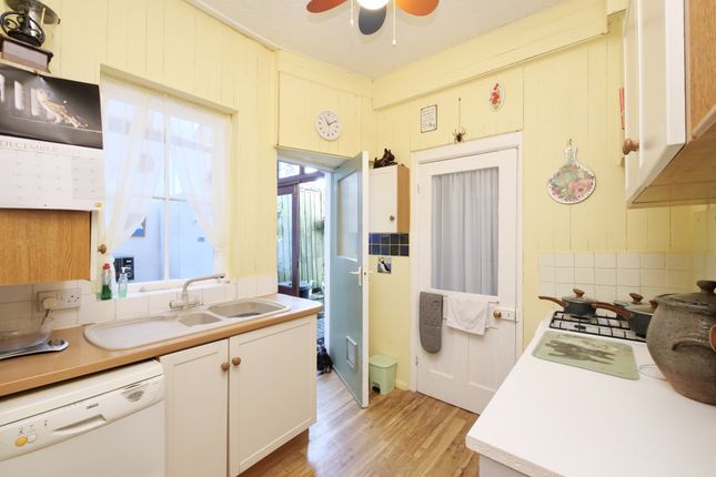 12 Wootton Grove, Sherborne photo 2