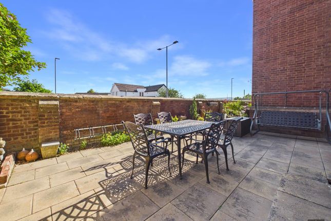 6 Victory House, Dean Clarke Gardens, Exeter photo 4