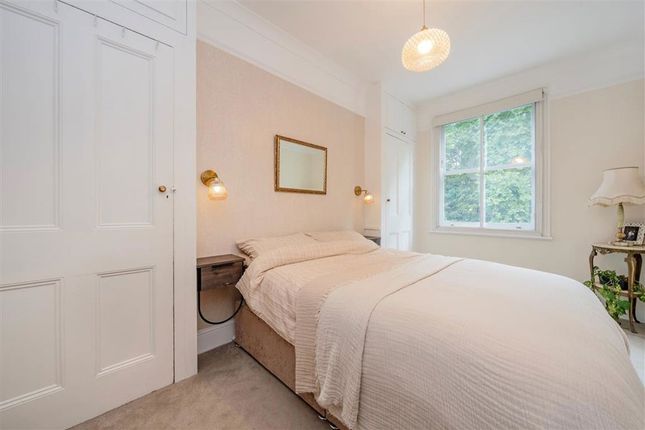 Flat 1  91b, Grosvenor Road, LONDON photo 4