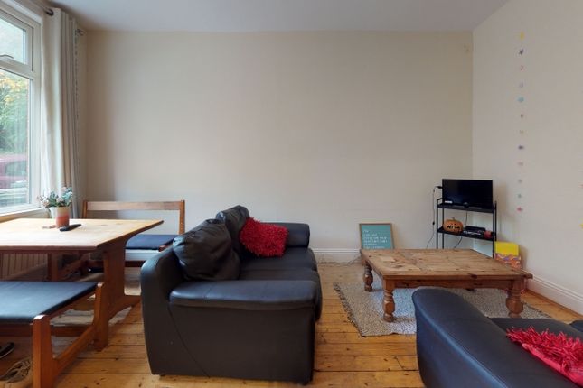 Pennington Terrace Woodhouse, Leeds photo 5