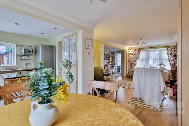 8, Whittam Crescent, Whalley photo 4