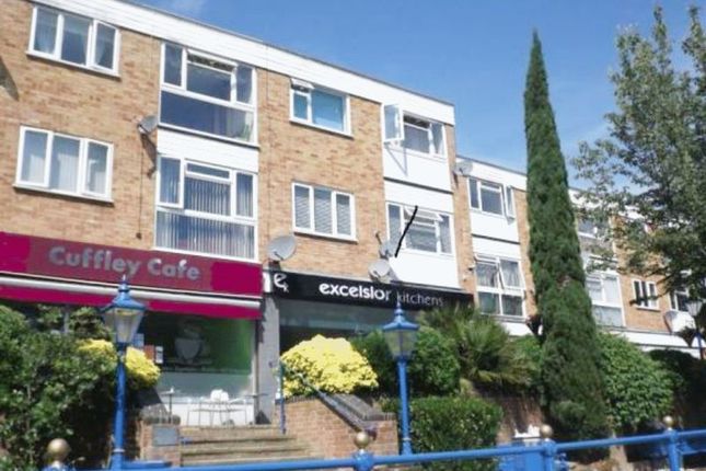 Flat for sale in Maynard Place, Cuffley, Potters Bar