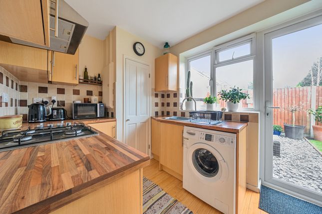 71, Sheenewood, London photo 3