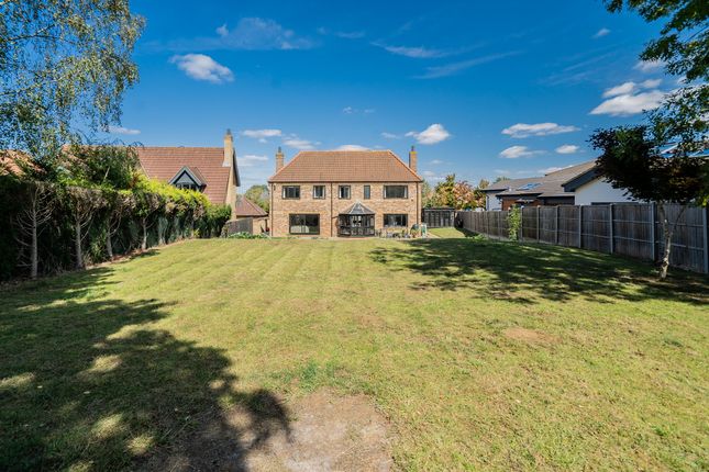 18, Redland Drive, Milton Keynes photo 2