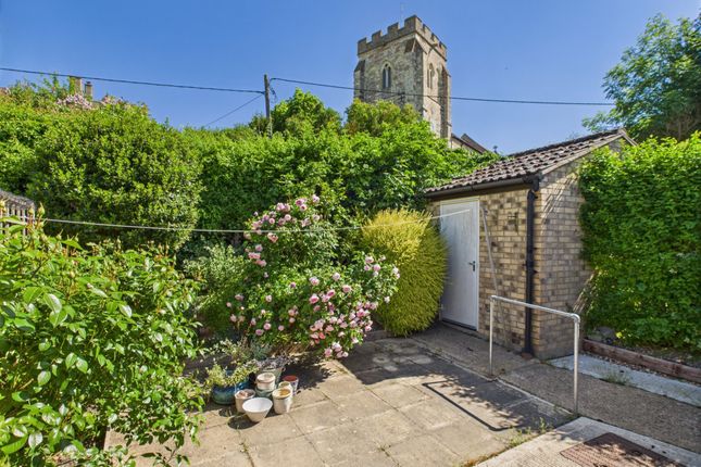18 Lordship Close, Royston photo 2