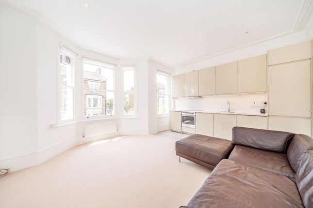First Floor Flat, 131, Saltram Crescent, Maida Vale photo 2